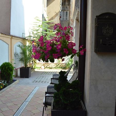 Bon Bon Hotel Sofia Bagian luar foto