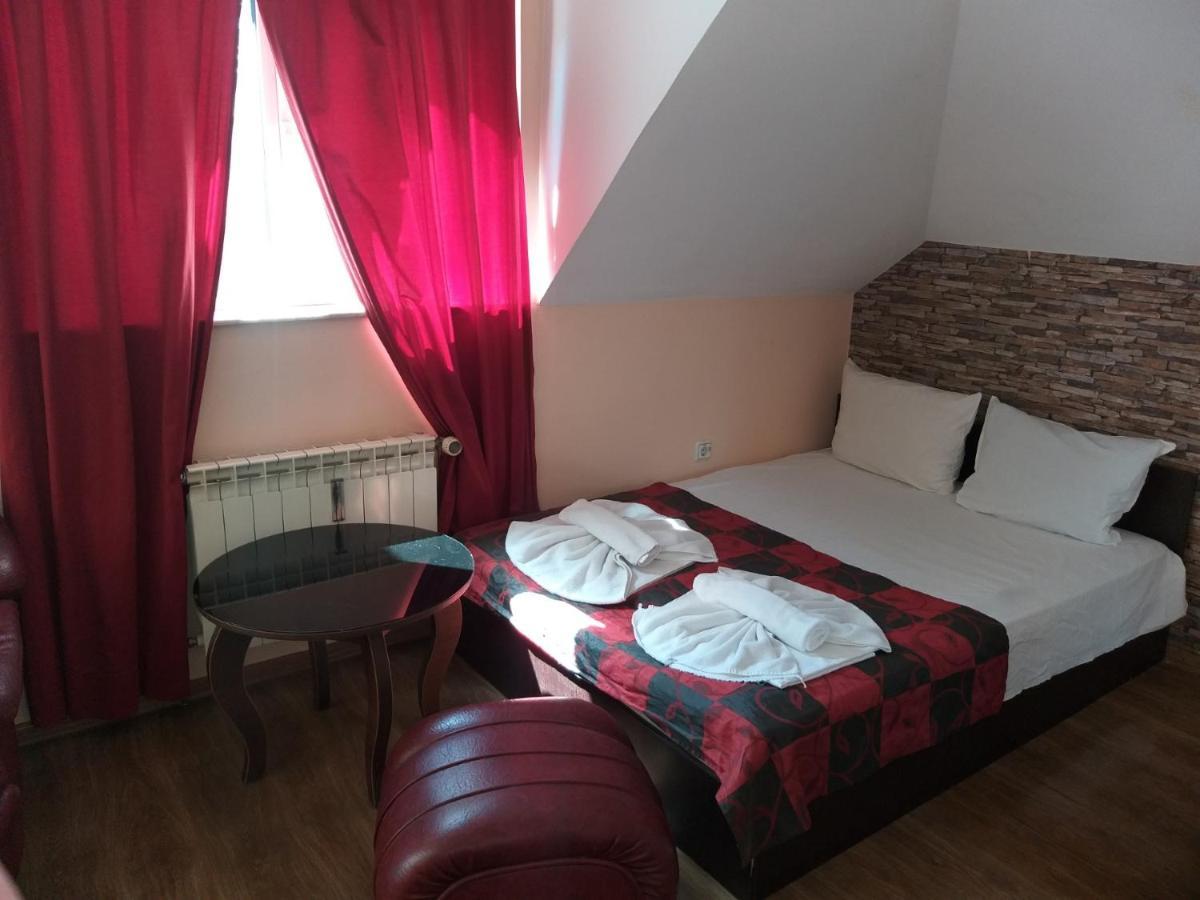 Bon Bon Hotel Sofia Bagian luar foto