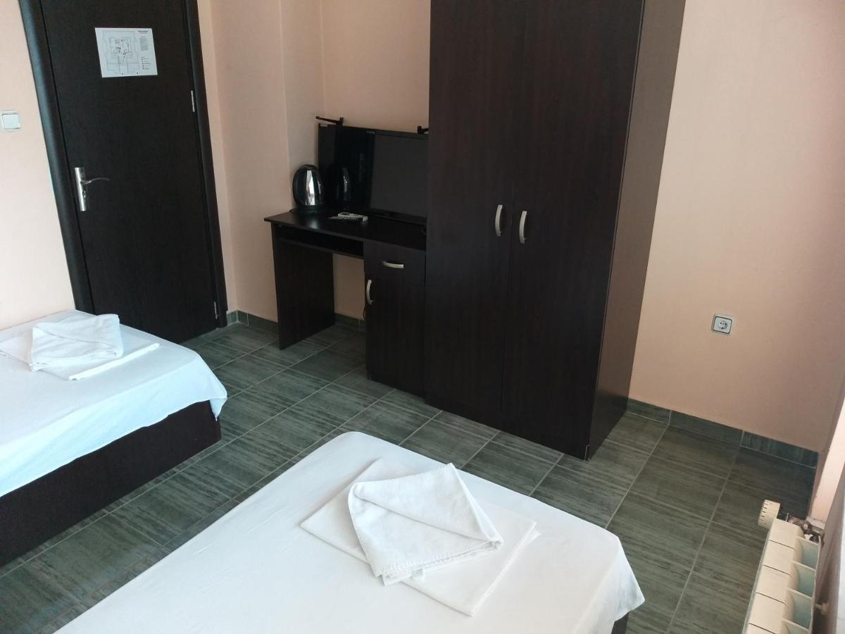 Bon Bon Hotel Sofia Bagian luar foto