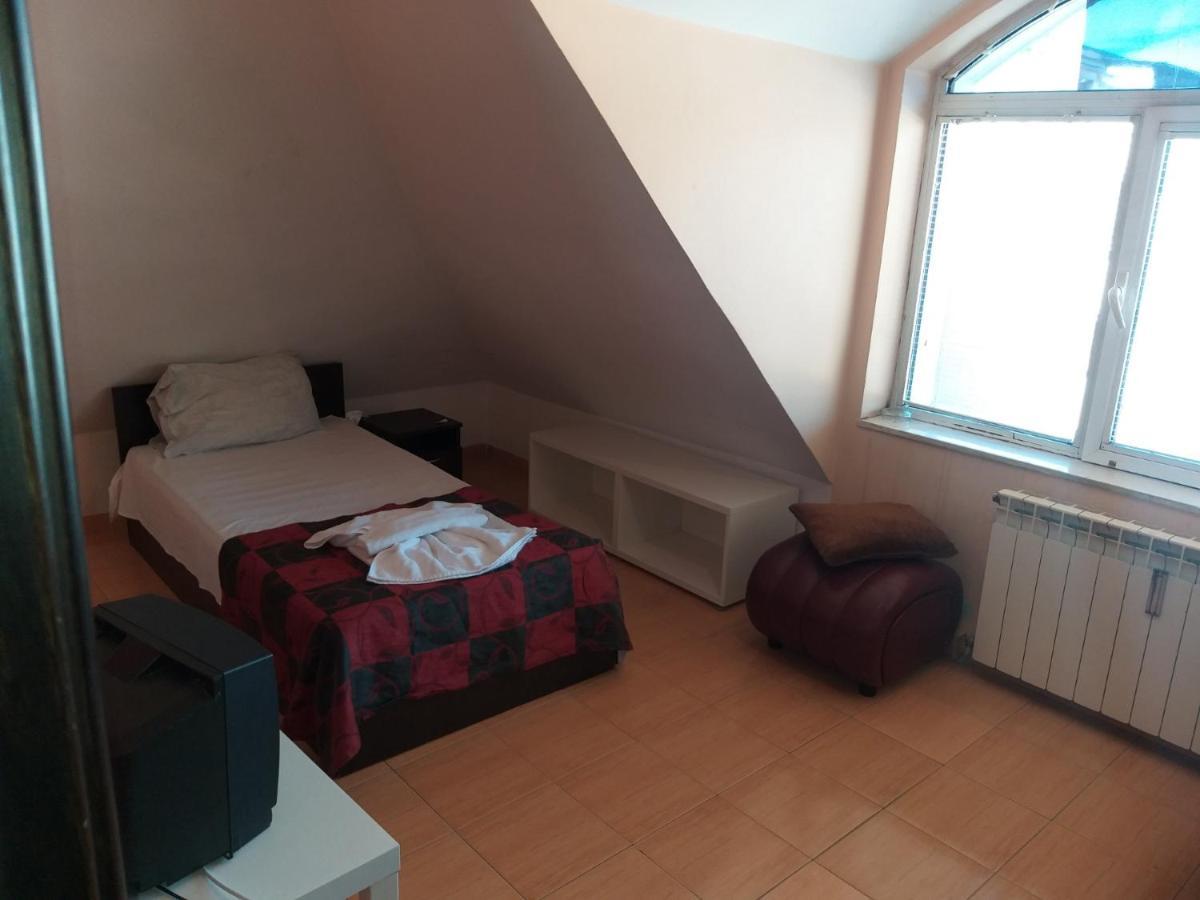 Bon Bon Hotel Sofia Bagian luar foto
