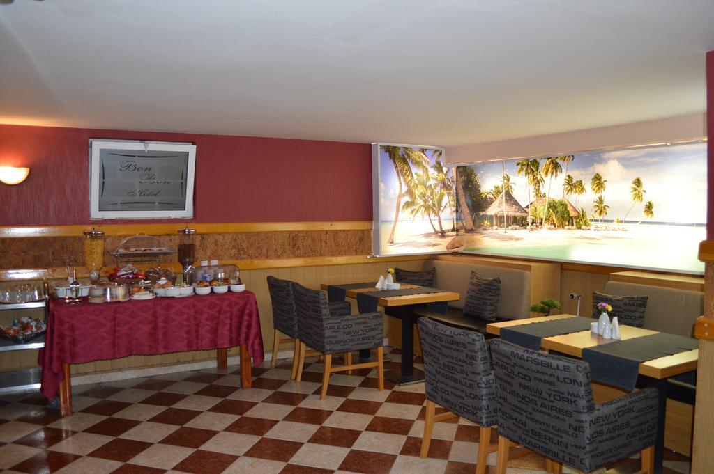 Bon Bon Hotel Sofia Bagian luar foto