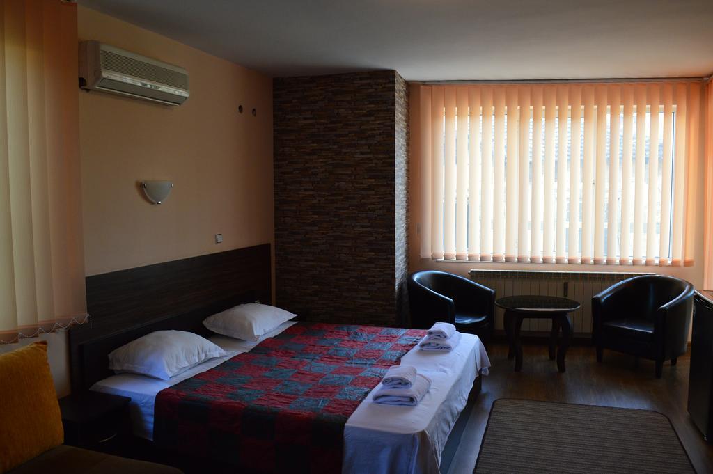 Bon Bon Hotel Sofia Bagian luar foto