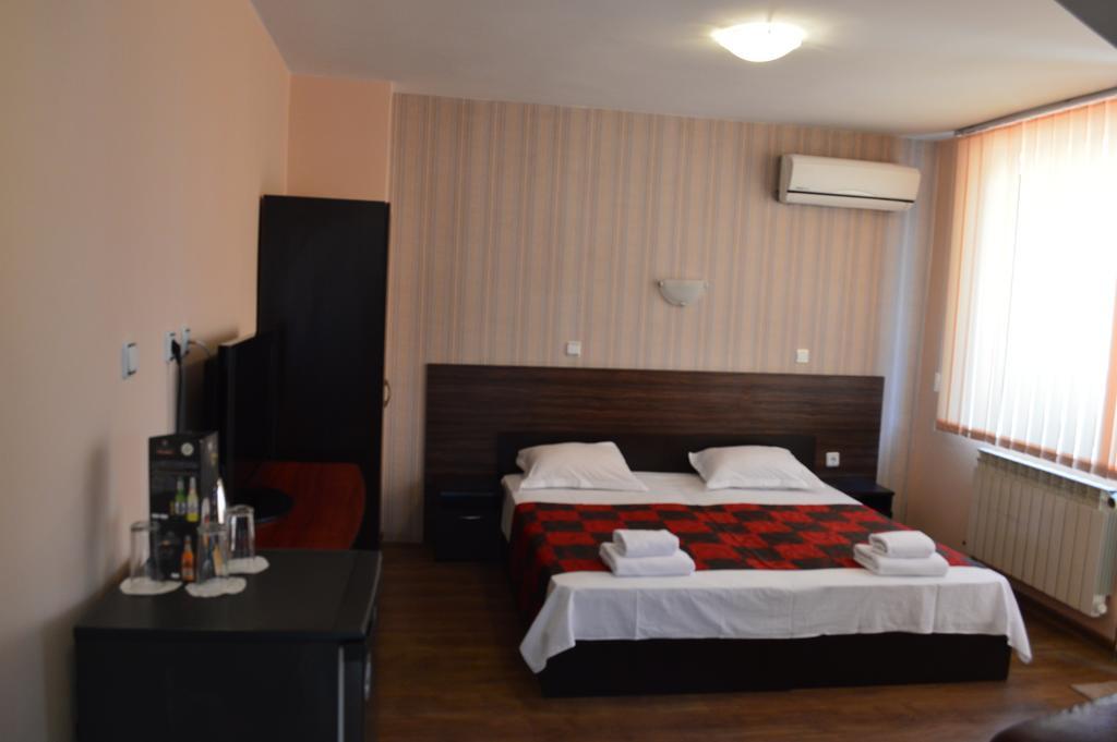 Bon Bon Hotel Sofia Bagian luar foto